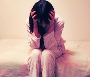 痛み　不眠_女性