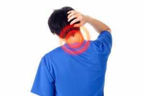 首　痛み_男性
